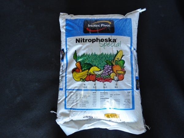 Nitrophoska Special fertilizer: effectiveness in promoting healthy plant growth. Ideal for use in gardens and landscapes, this high-quality fertilizer enhances soil fertility and nourishes plants with a balanced blend of essential nutrients. Its granular form ensures easy application and even distribution. Boost your garden's vitality with Nitrophoska Special and enjoy vibrant, thriving plants all season long. For sale at Parklea Sand & Soil Australia.