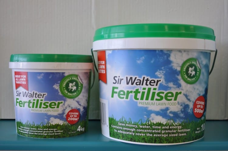 Image of Sir Walter Fertiliser bag featuring a lush, green lawn surrounded by a beautiful garden. The design evokes a sense of natural vitality and growth, conveying the effectiveness of the fertiliser in maintaining and enhancing lawns and gardens.